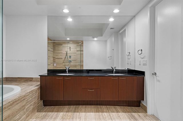 16001 Collins Ave 3007, Sunny Isles Beach, FL 33160