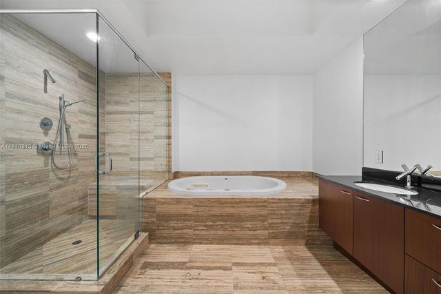 16001 Collins Ave 3007, Sunny Isles Beach, FL 33160