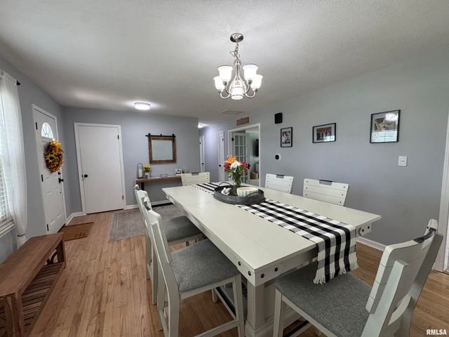 1804 DEERFIELD Road, Chatham, IL 62629