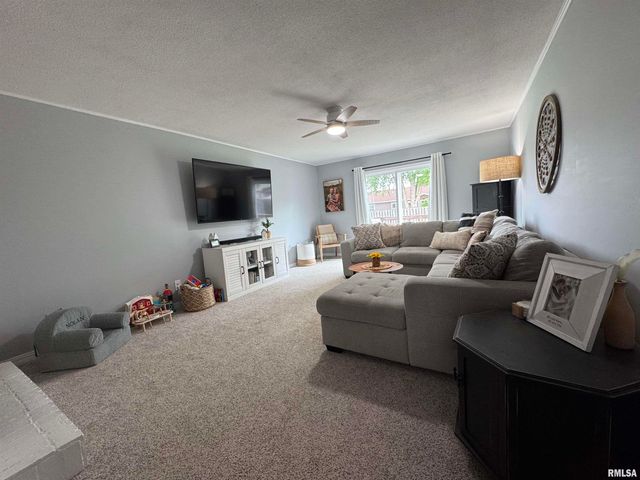 1804 DEERFIELD Road, Chatham, IL 62629