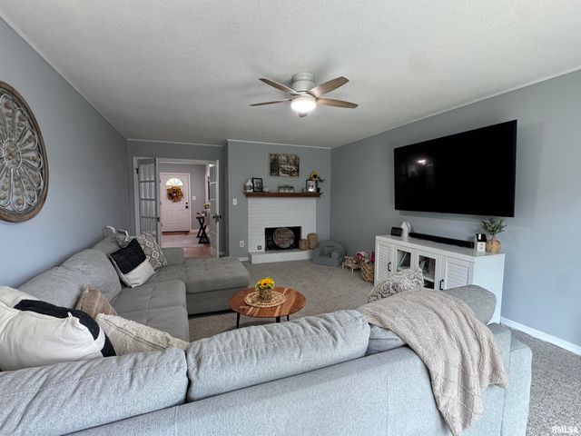 1804 DEERFIELD Road, Chatham, IL 62629