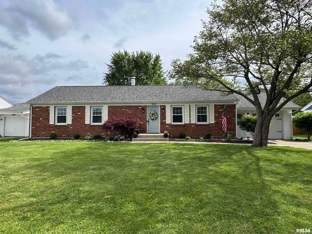 1804 DEERFIELD Road, Chatham, IL 62629