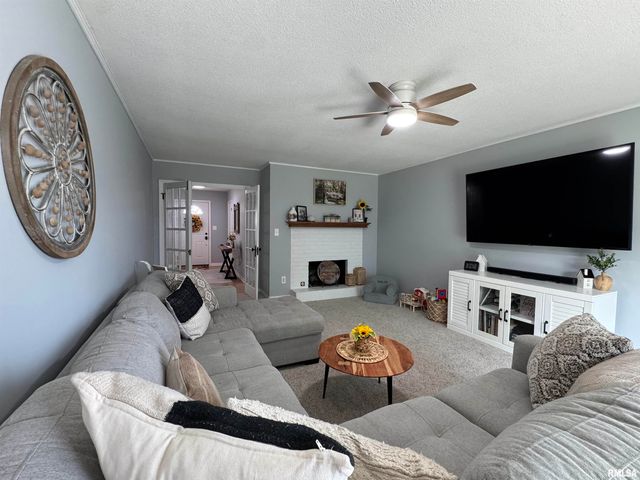 1804 DEERFIELD Road, Chatham, IL 62629