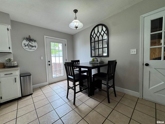 1804 DEERFIELD Road, Chatham, IL 62629