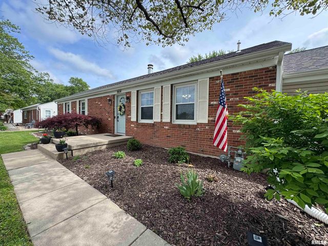 1804 DEERFIELD Road, Chatham, IL 62629