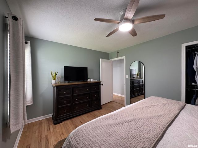 1804 DEERFIELD Road, Chatham, IL 62629