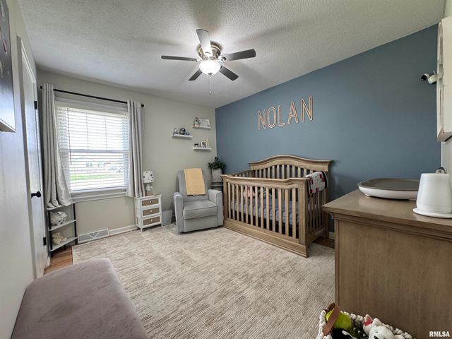 1804 DEERFIELD Road, Chatham, IL 62629