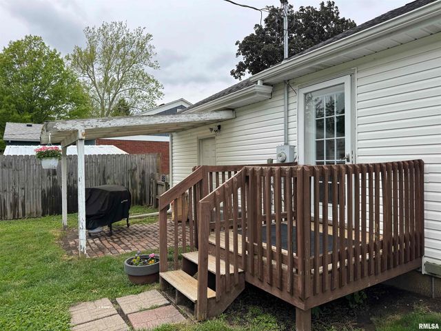 1804 DEERFIELD Road, Chatham, IL 62629