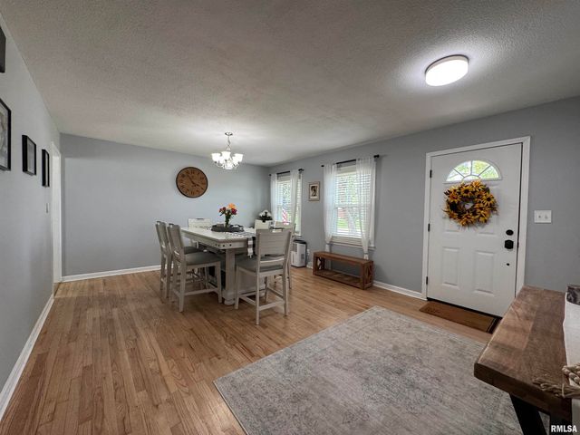 1804 DEERFIELD Road, Chatham, IL 62629