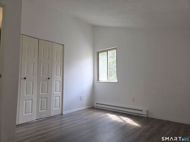 17 East Lake Place, Middletown, CT 06457
