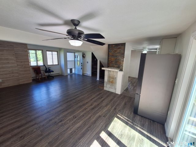 17 East Lake Place, Middletown, CT 06457