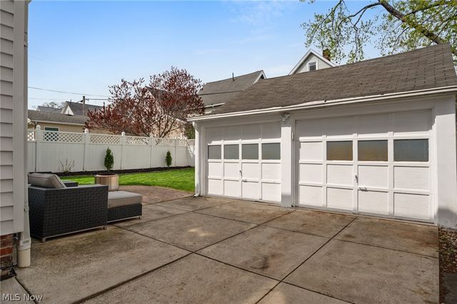 1446 Elbur Avenue, Lakewood, OH 44107