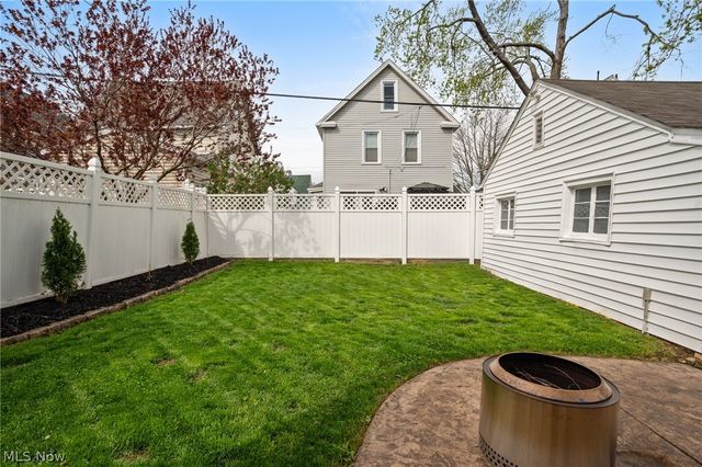 1446 Elbur Avenue, Lakewood, OH 44107