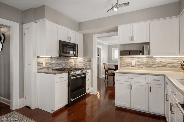 1446 Elbur Avenue, Lakewood, OH 44107