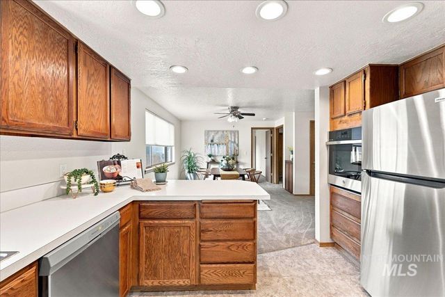 590 S Malaga Ln, Boise, ID 83709