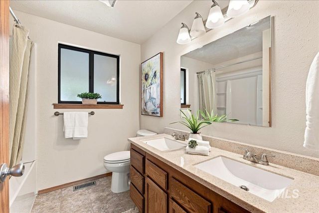 590 S Malaga Ln, Boise, ID 83709