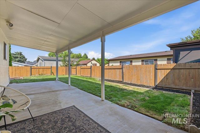 590 S Malaga Ln, Boise, ID 83709