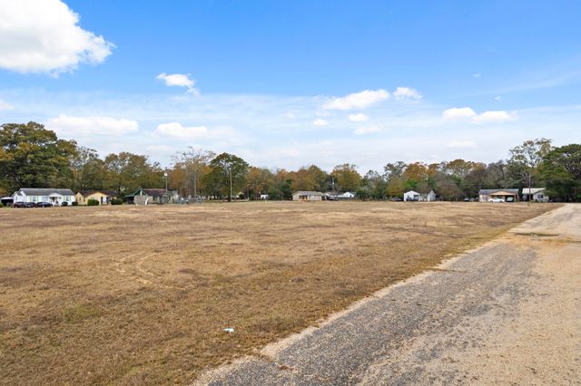 1023 Rebecca Ave., Hattiesburg, MS 39401