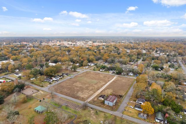 1023 Rebecca Ave., Hattiesburg, MS 39401