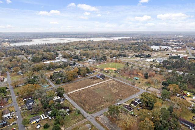 1023 Rebecca Ave., Hattiesburg, MS 39401