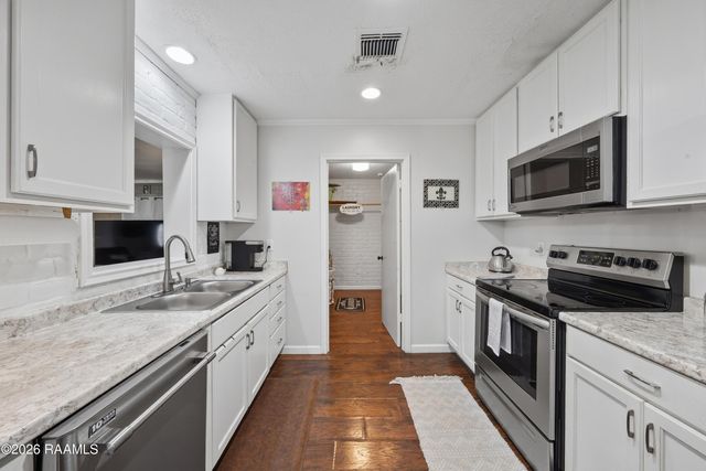 218 Fallis Road, Lafayette, LA 70507