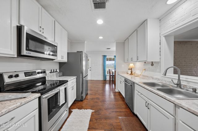 218 Fallis Road, Lafayette, LA 70507