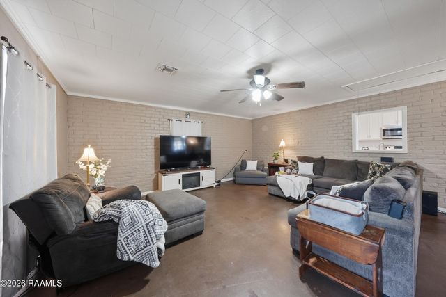 218 Fallis Road, Lafayette, LA 70507