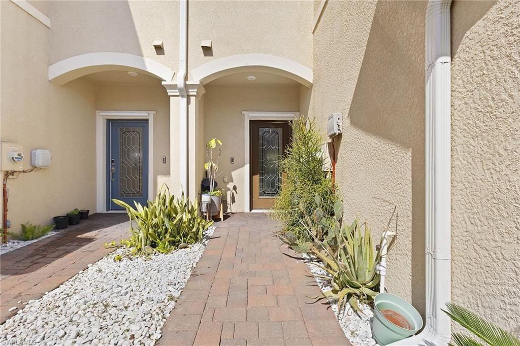 2667 Blossom WAY, NAPLES, FL 34120 — photo 2