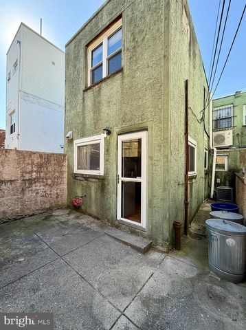 1805 S 10TH ST, Philadelphia, PA 19148