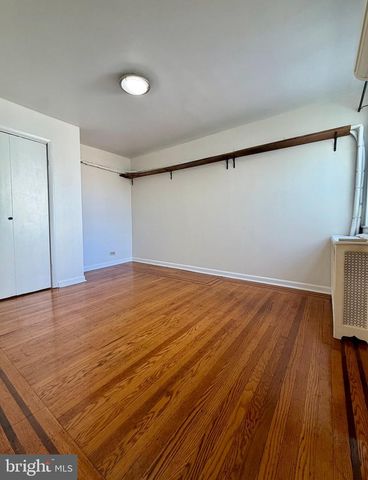 1805 S 10TH ST, Philadelphia, PA 19148