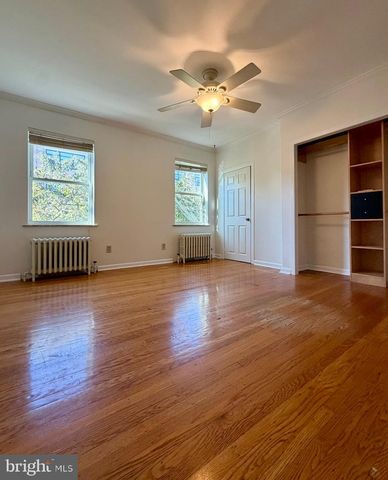 1805 S 10TH ST, Philadelphia, PA 19148