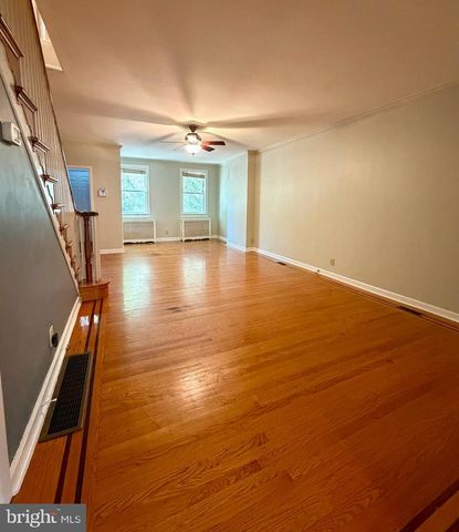 1805 S 10TH ST, Philadelphia, PA 19148
