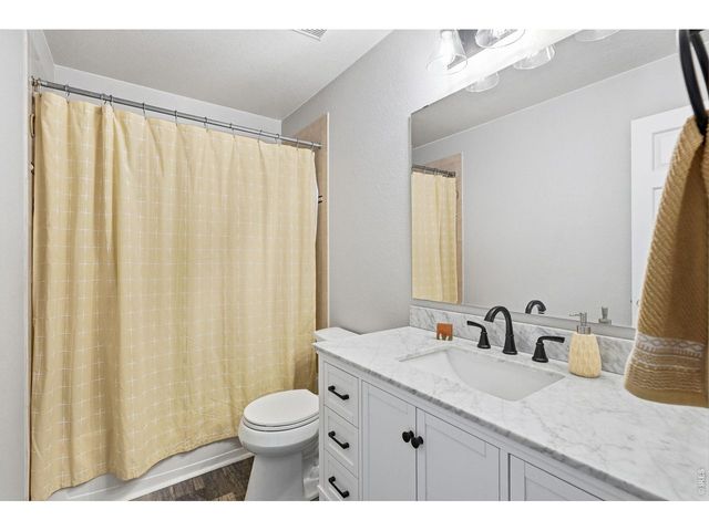 5204 Clover Basin Dr, Longmont, CO 80503