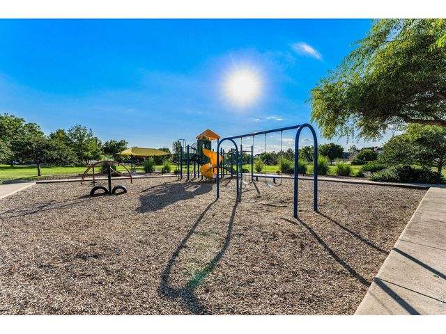 5204 Clover Basin Dr, Longmont, CO 80503