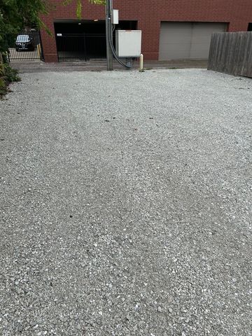 123 E 43rd Street, Chicago, IL 60653