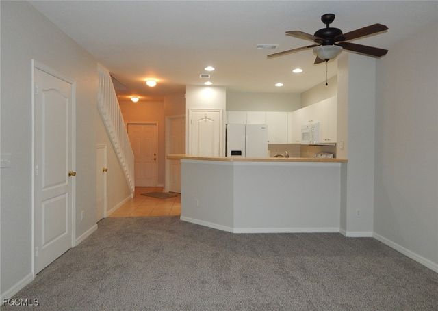 1334 Weeping Willow CT, Cape Coral, FL 33909