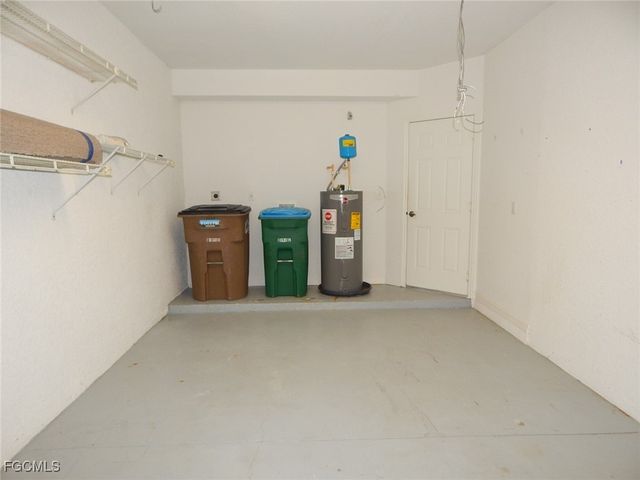 1334 Weeping Willow CT, Cape Coral, FL 33909