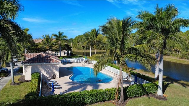 1334 Weeping Willow CT, Cape Coral, FL 33909