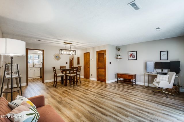 4402 Washington Court, Knoxville, TN 37917