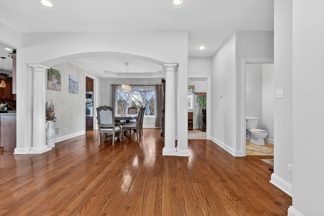 10020 S 80TH Court, Palos Hills, IL 60465