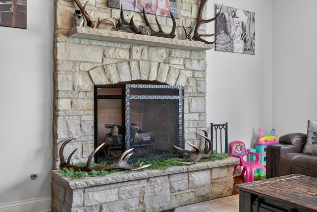 10020 S 80TH Court, Palos Hills, IL 60465