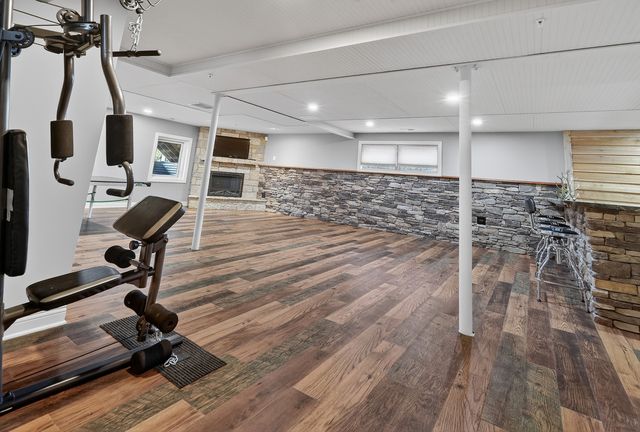 10020 S 80TH Court, Palos Hills, IL 60465