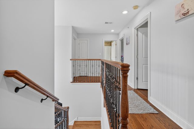 10020 S 80TH Court, Palos Hills, IL 60465