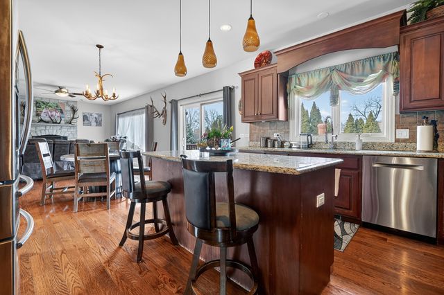 10020 S 80TH Court, Palos Hills, IL 60465