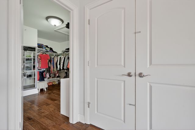 10020 S 80TH Court, Palos Hills, IL 60465