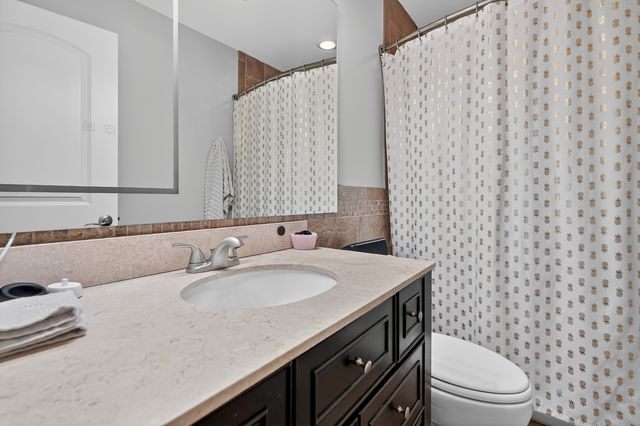 10020 S 80TH Court, Palos Hills, IL 60465