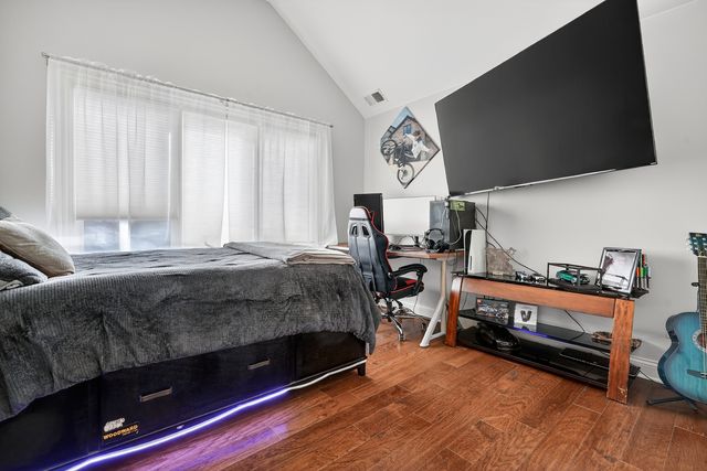 10020 S 80TH Court, Palos Hills, IL 60465