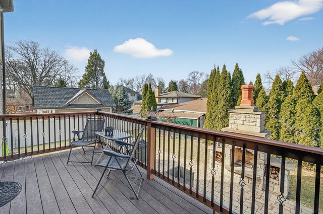 10020 S 80TH Court, Palos Hills, IL 60465