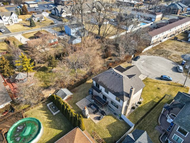 10020 S 80TH Court, Palos Hills, IL 60465