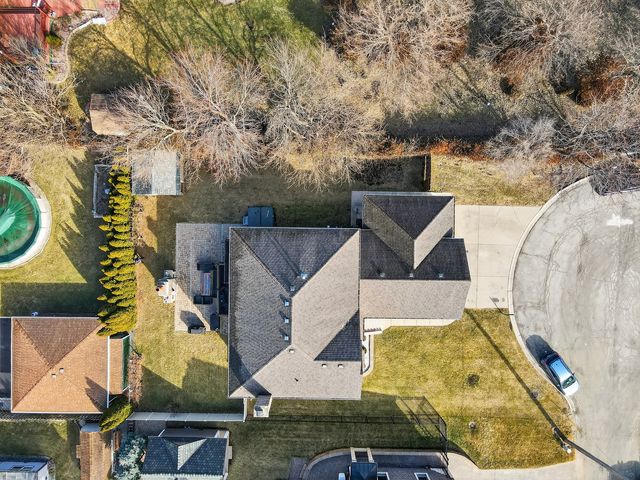 10020 S 80TH Court, Palos Hills, IL 60465